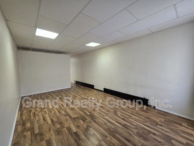 Building Photo - 137 Cedar Ave Ave