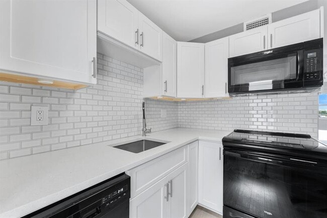 Foto del edificio - 2555 NE 11th St