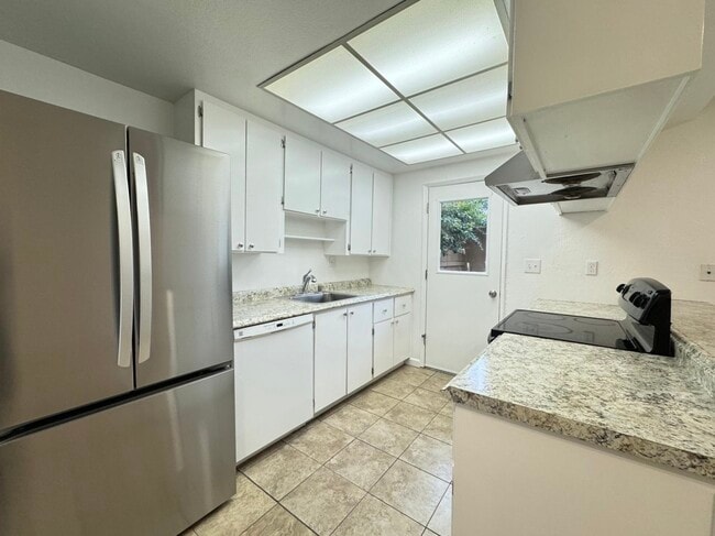 Photo - 1975 Olmo Way Townhome