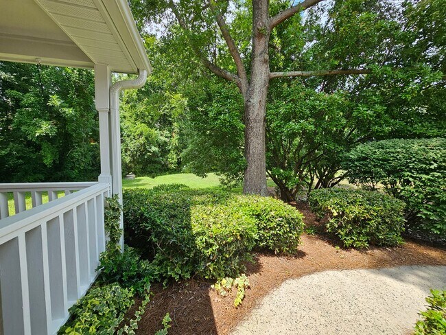 Foto del edificio - Townhome in Greensboro!