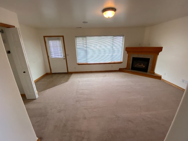Building Photo - 2101 Eider Dr