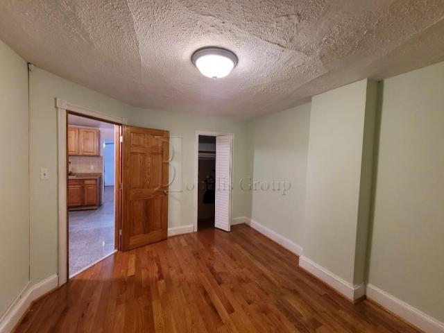 Building Photo - 2 bedroom in ASTORIA NY 11105