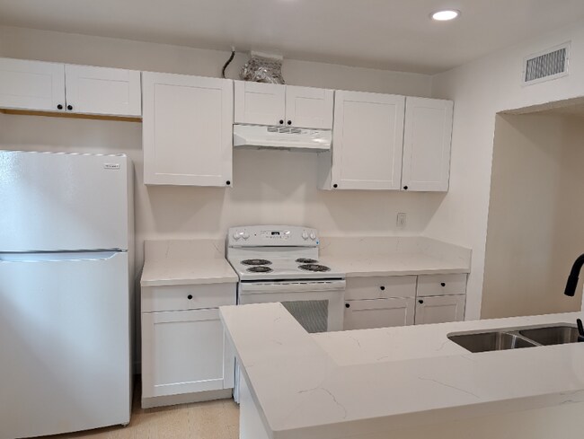 Foto del edificio - 5252 Hermitage Ave