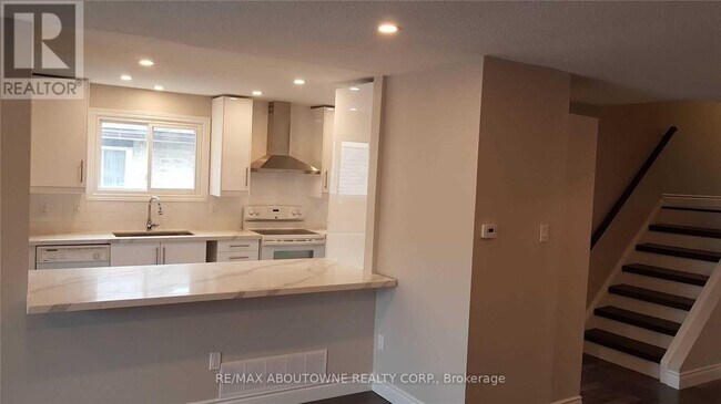 Photo du bâtiment - 2499 Cobbinshaw Cir