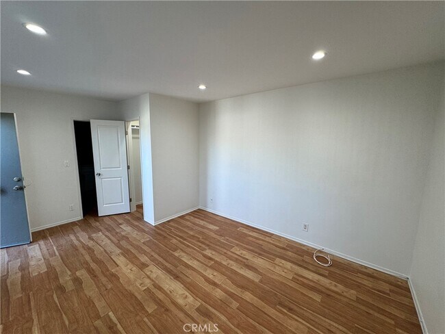 Foto del edificio - 7745 Laurel Canyon Blvd