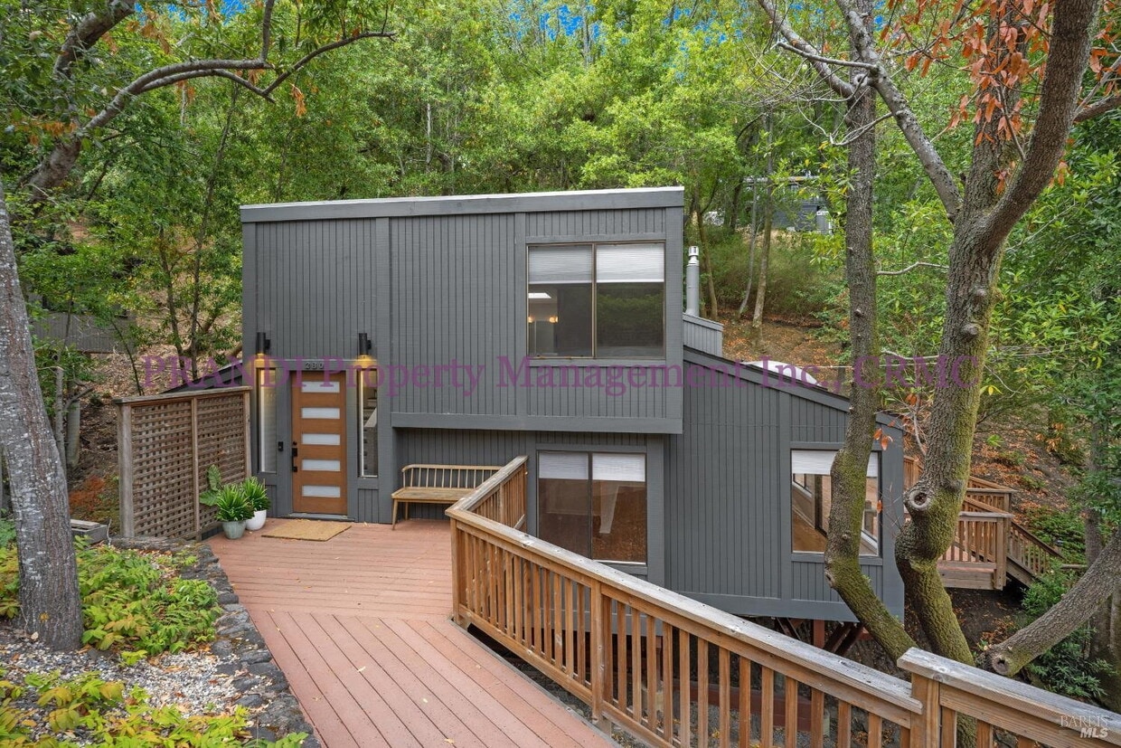 Foto principal - Retreat Like Home with Recent Upgrades Thr...