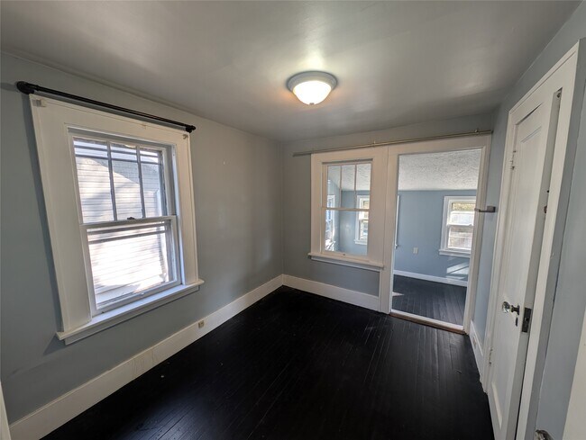 Foto del edificio - 1675 W 9th St