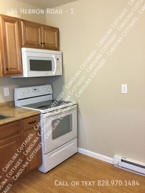 Building Photo - 404 Hebron Rd