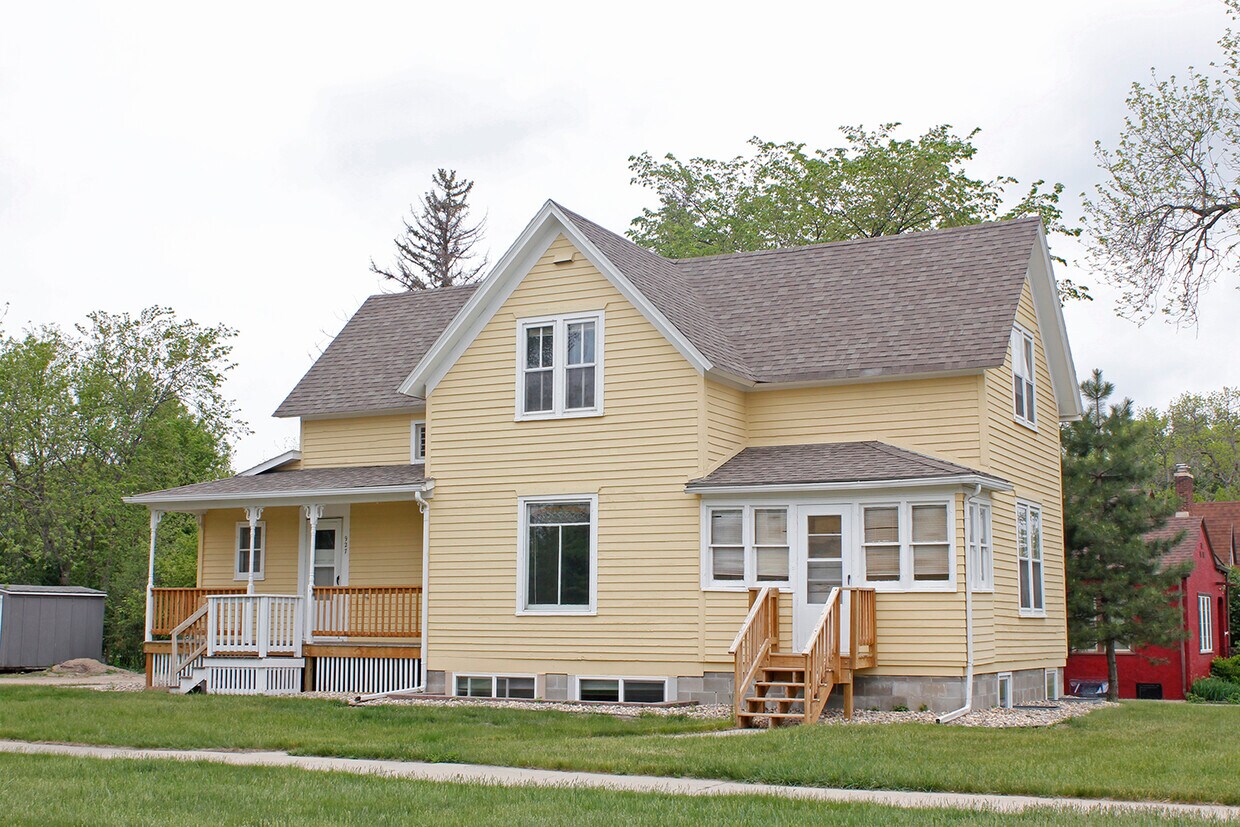 Primary Photo - 927 7th St