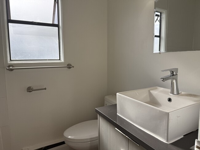 Photo du bâtiment - 1527 Boundary Crescent