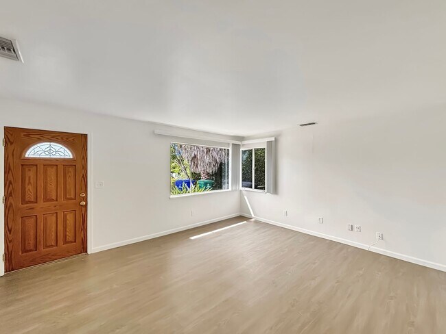 Foto del edificio - Stunning 3BD/1.5BA House in Clairemont Mes...