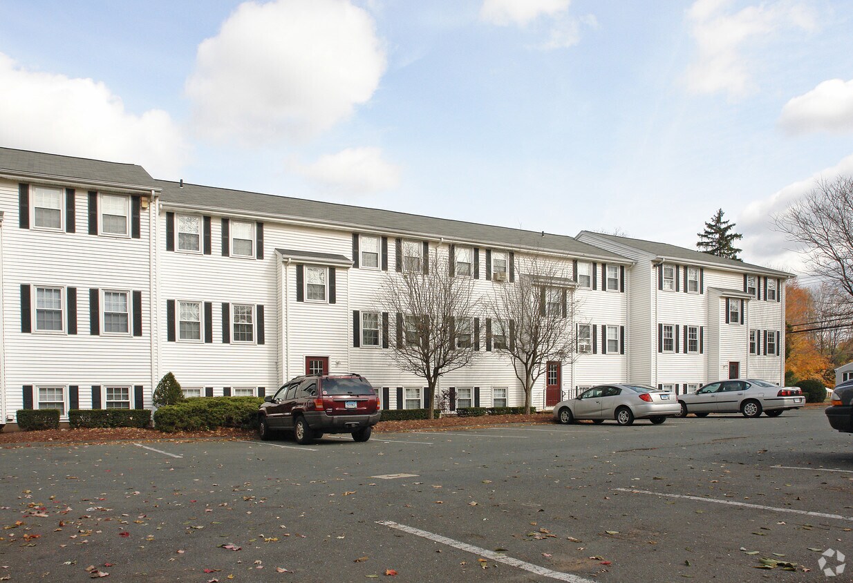 Building Photo - 900 S Main St