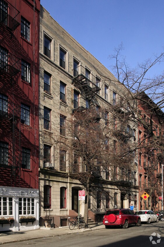 Primary Photo - 236-240 W 4th St