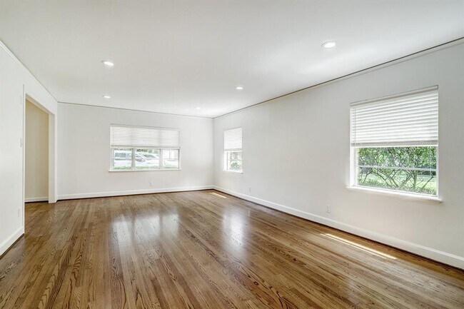 Building Photo - 3823 Wickersham Ln