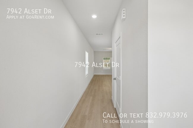 Building Photo - 7942 Alset Dr