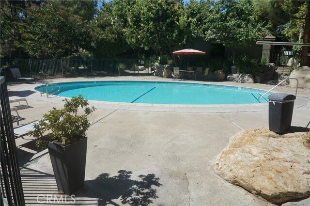 Foto del edificio - 4900 4900 E Chapman Ave