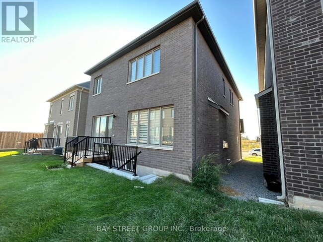 Building Photo - 6 Longworth Ave