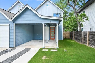 Building Photo - 1202 Cometa St