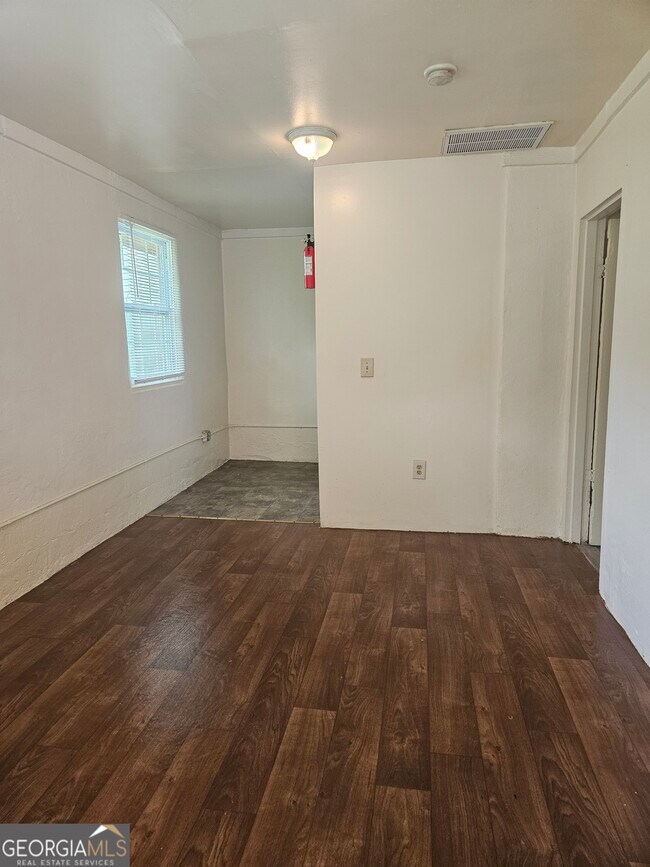 Foto del edificio - 1148 Booker Ave SW