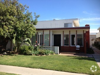 Primary Photo - 2124 W 157th St