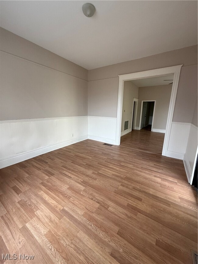 Building Photo - 1337 Maple Ave