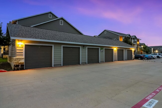 Building Photo - Republic Deer Creek