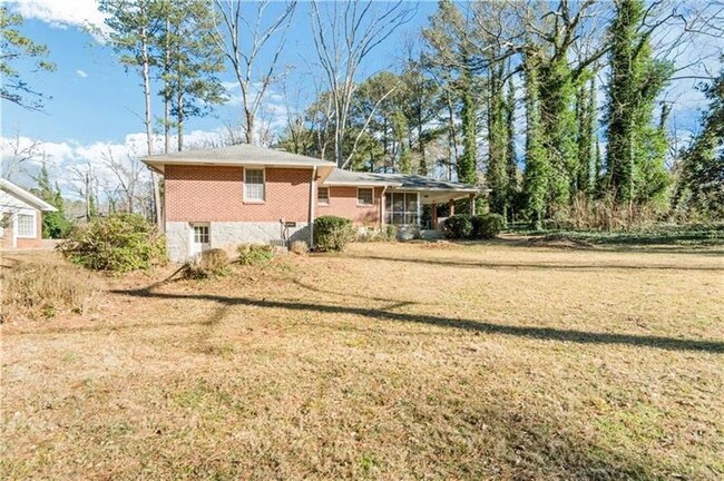 Building Photo - 1825 Dodson Dr SW