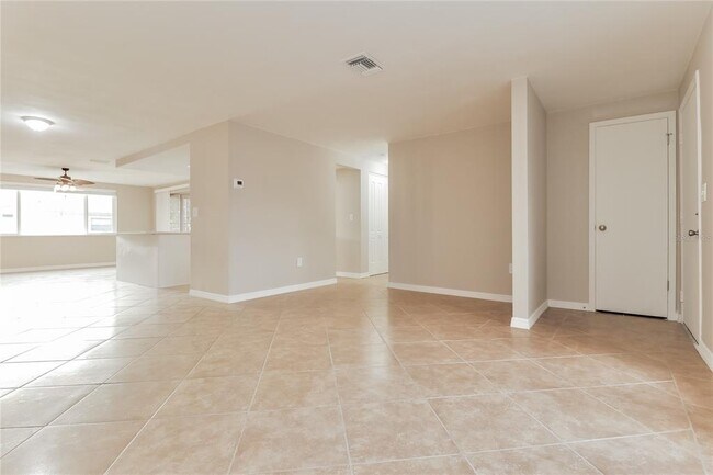 Foto del edificio - 4153 Woodtrail Blvd