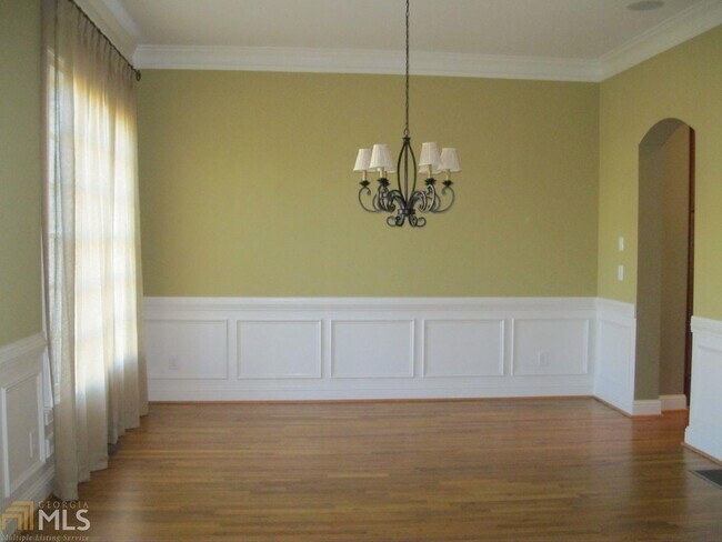 Building Photo - 623 Parkside Village Dr