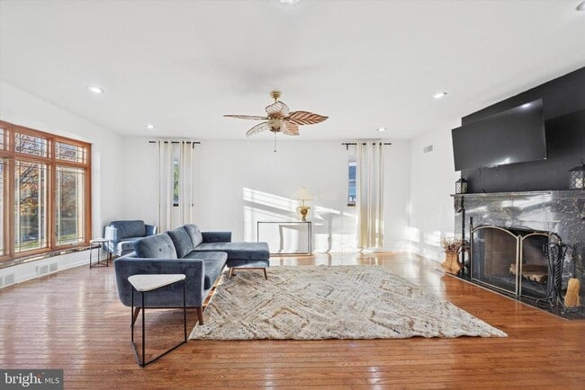 Foto del edificio - 7033 Sherwood Rd