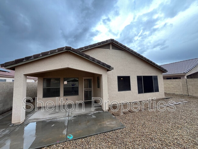 Building Photo - 17476 W Coyote Trail Dr