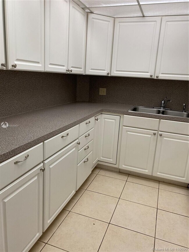 Foto del edificio - 737 SE 1st Way