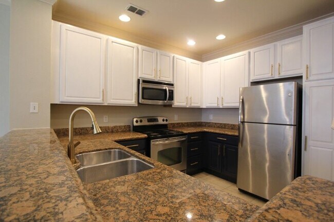 Building Photo - 2834 Bella Vista dr