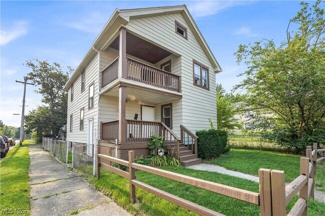 Building Photo - 3191 W 121st St