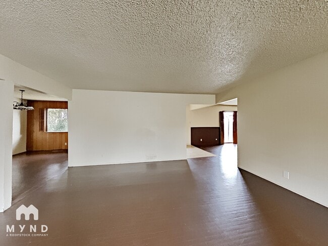 Building Photo - 750 Rhode Island Dr