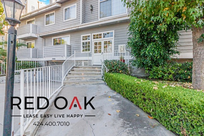 Building Photo - 13444 Moorpark St