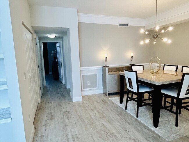 Foto del edificio - 2046 Alta Meadows Ln