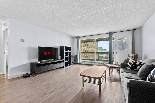 Building Photo - 221-226 6 Ave SE