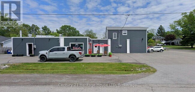 Photo du bâtiment - 3822 Dominion Rd