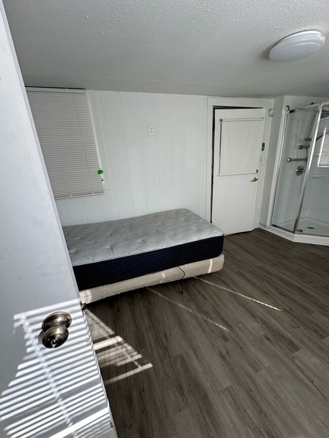 Building Photo - 520 S Woodchips Rd