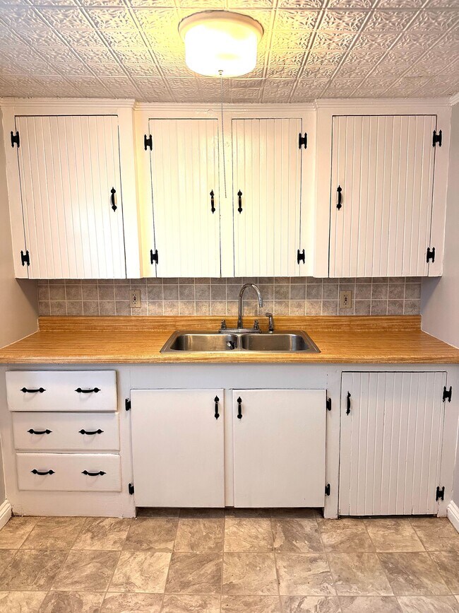 Building Photo - 103 Thomas Hill Rd