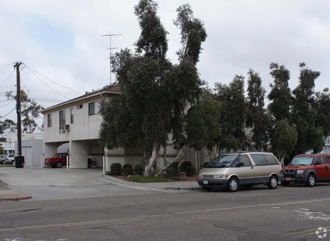 Primary Photo - 3028 Howard Ave