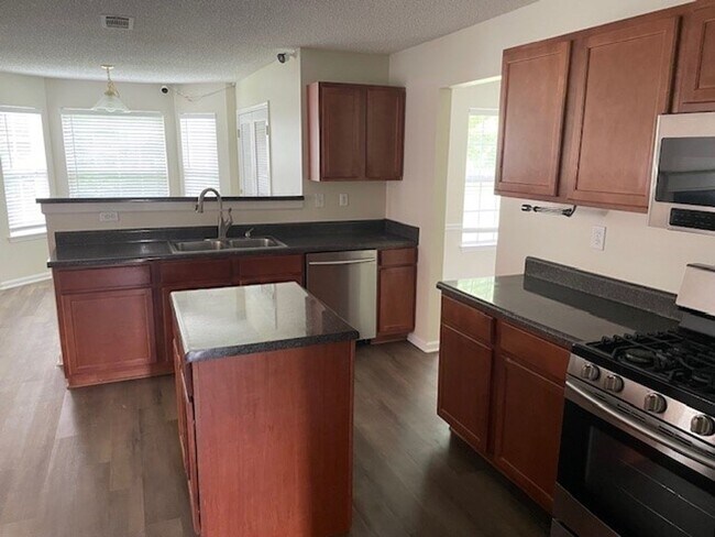 Foto del edificio - 1995 Winding Crossing Trl: 4BR, 3.5BA Home...