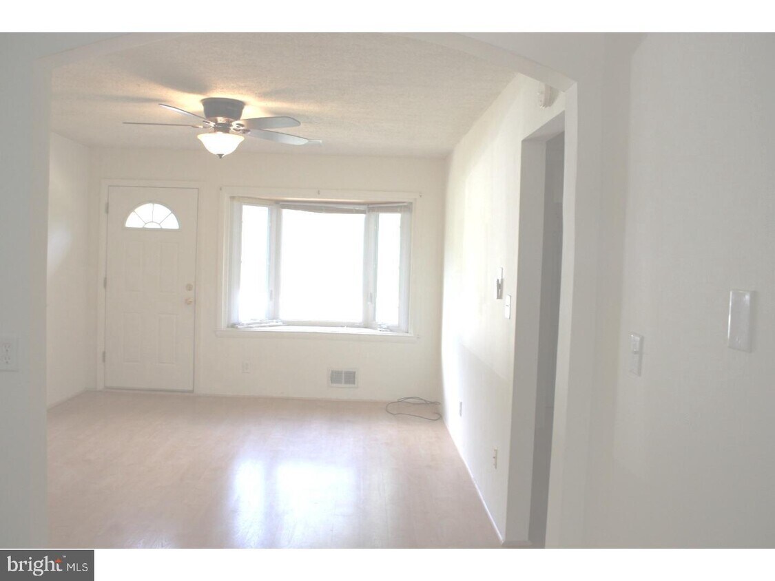 Primary Photo - 430 State College Rd