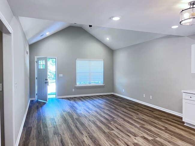 Foto del edificio - 631 Clary St