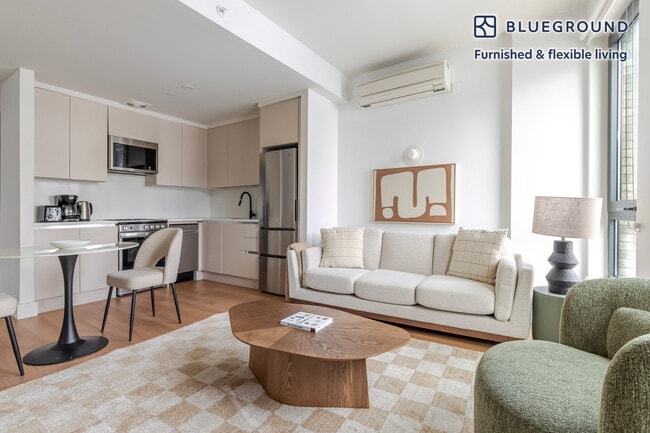 Building Photo - 130 Hope St