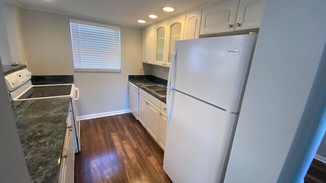 Building Photo - 1720 S Congress Ave