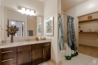 1BR,1BA - 789SF A2 - BATHROOM - Infinity on Yorktown