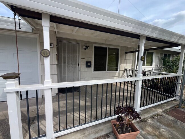 Foto del edificio - Spacious 3 bed 1 bath plus bonus room! Pet friendly with nice size back yard