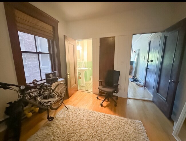 Building Photo - 16 White Street Pl